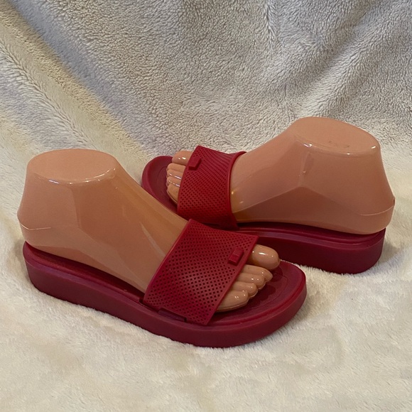 Donald Pliner Bondi Platform Jelly Sandals Slip-on Slides Shoes Red Size 6 EUC - Picture 10 of 14